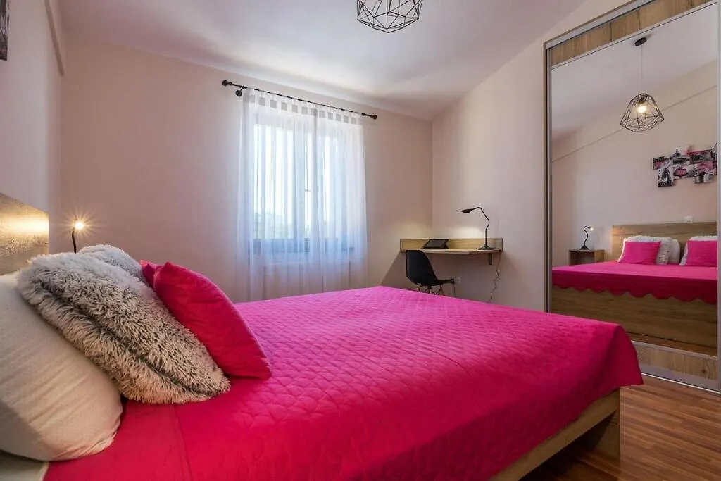 Villa Karin - Mediterranean Charm With Private Pool And Lush Waterfall Gardens Galizana