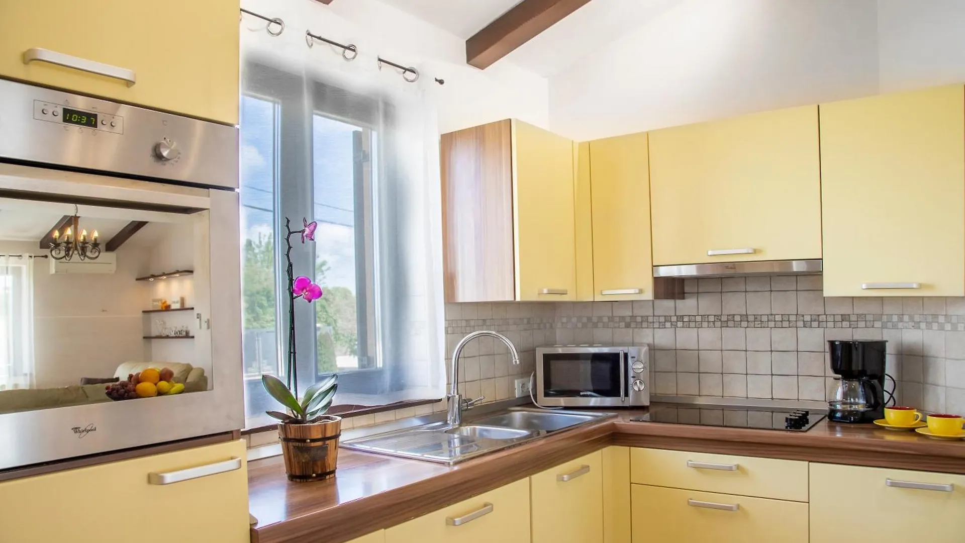 Villa Karin - Mediterranean Charm With Private Pool And Lush Waterfall Gardens Galizana